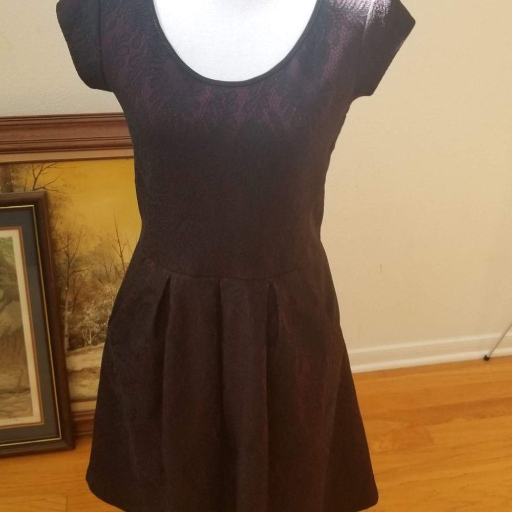 Jessica Simpson / Medium / Burgundy Dress